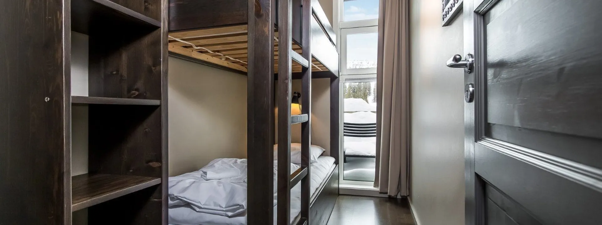 Suite with twin bed